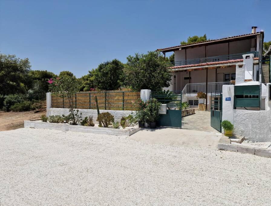 Elmy Houses V4 / Thalia Rafina  Bagian luar foto